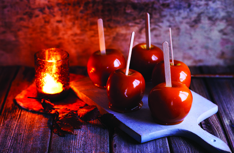 Toffee apples are a classic Bonfire Night treat, loved by kids and adults alike. This year, why not experiment a little and try adding delicious salted caramel to your apples for the perfect infusion of sweet and salty flavours