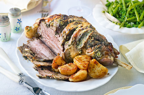 Roast lamb with garlic recipe