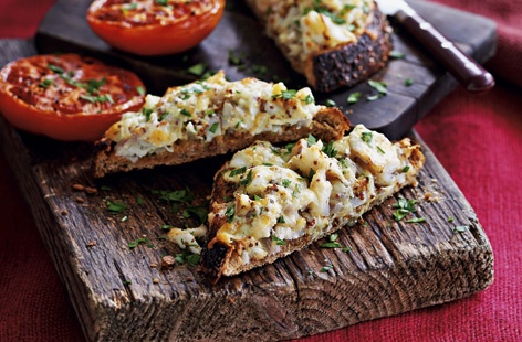 Smoked haddock rarebit with grilled tomatoes recipe