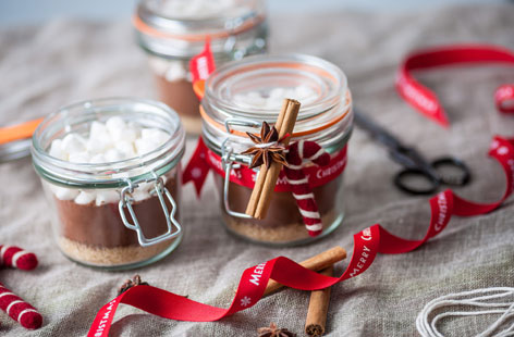 This edible gift can be made up to two weeks in advance and will keep for up to one month in the airtight container.