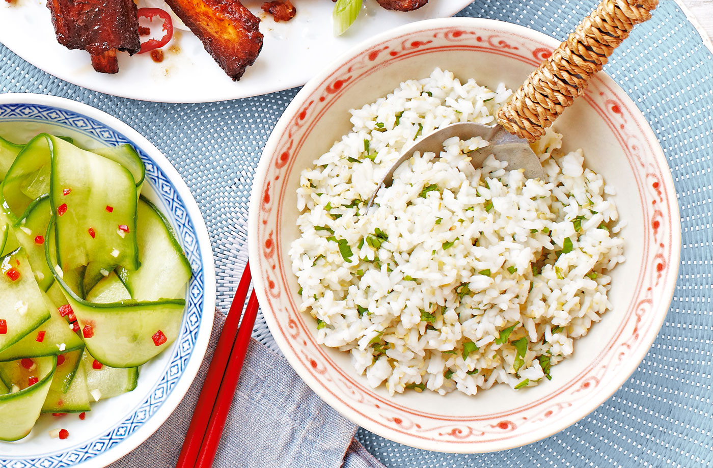 Steamed rice with toasted sesame seeds and coriander recipe