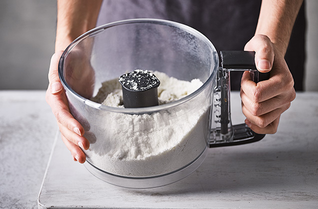 Blitz the macaron mixture