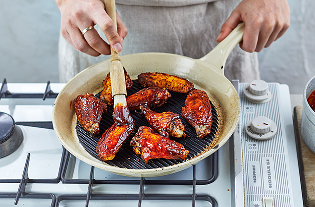 Brush with the glaze