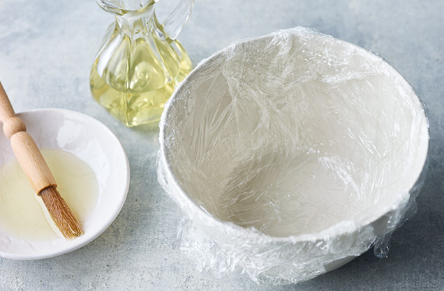 Prepare the pudding bowl