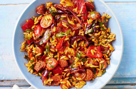  This colourful Spanish salad is packed with orzo pasta, red peppers, chorizo and cherry tomatoes.