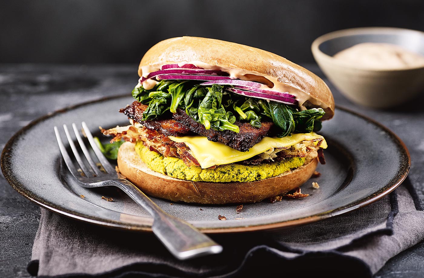 Tofu 'bacon' & hash-brown breakfast bagel recipe