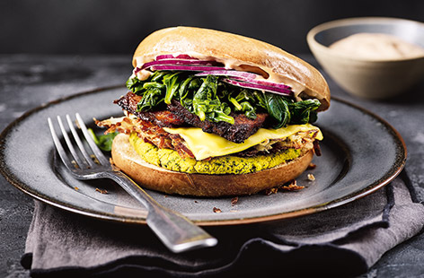 If you’re struggling to stick to a vegan diet this Tofu ‘bacon’ & hash brown bagel recipe is just what you need to keep you on track 