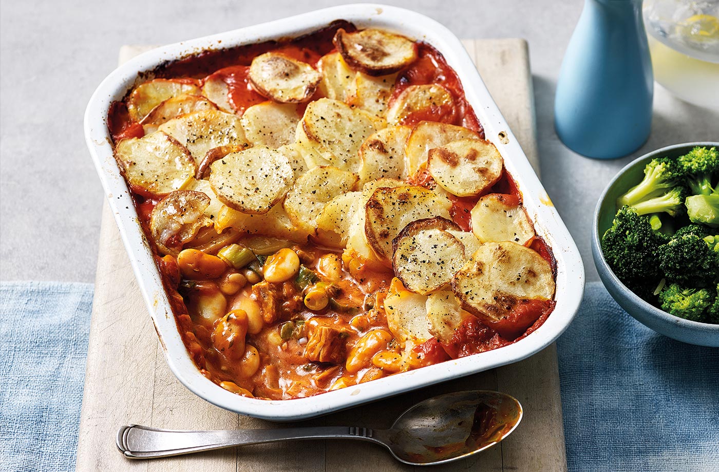 Tuna and butter bean pie  recipe
