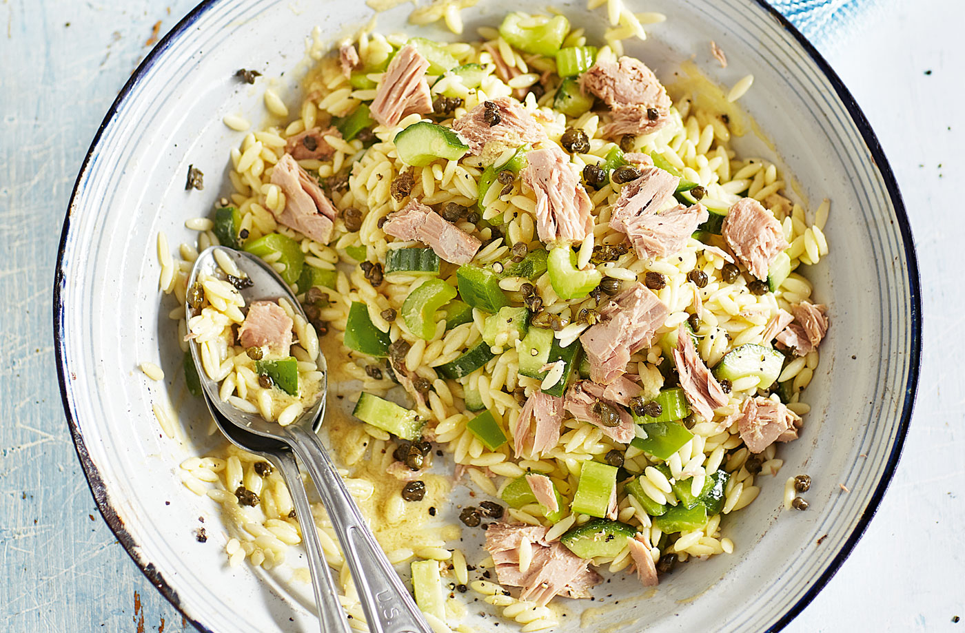 Green summer salad with tuna and orzo recipe
