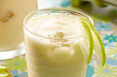 Start your day the right way with this apple and pear smoothie. Golden Delicious, Granny Smiths, Galas and Pink Ladies can all be used, while low-fat vanilla or soy yogurt keeps the calorie count down.