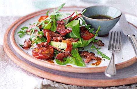 Bored of your usual lunch options? Break out of your rut with this flavoursome salad.