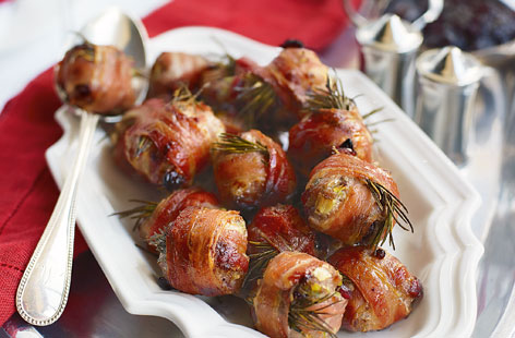 You can make these the night before. Keep them covered in the fridge, then simply pop them into the oven to roast along with the vegetables.