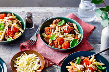 Crispy sausage and tomato pasta