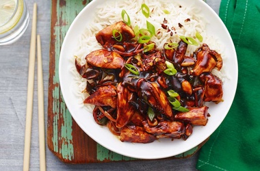 Chinese-style gong bao chicken