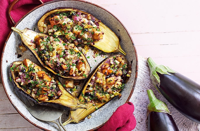 Baked aubergines with olives and breadcrumbs recipe