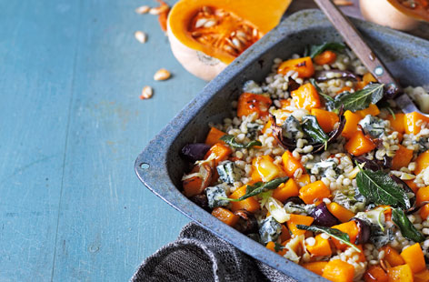 With its velvety texture and delicate flavour, squash is great for one pot cooking, this delicious roast butternut squash is the perfect midweek supper.
