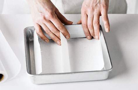 Line the tin