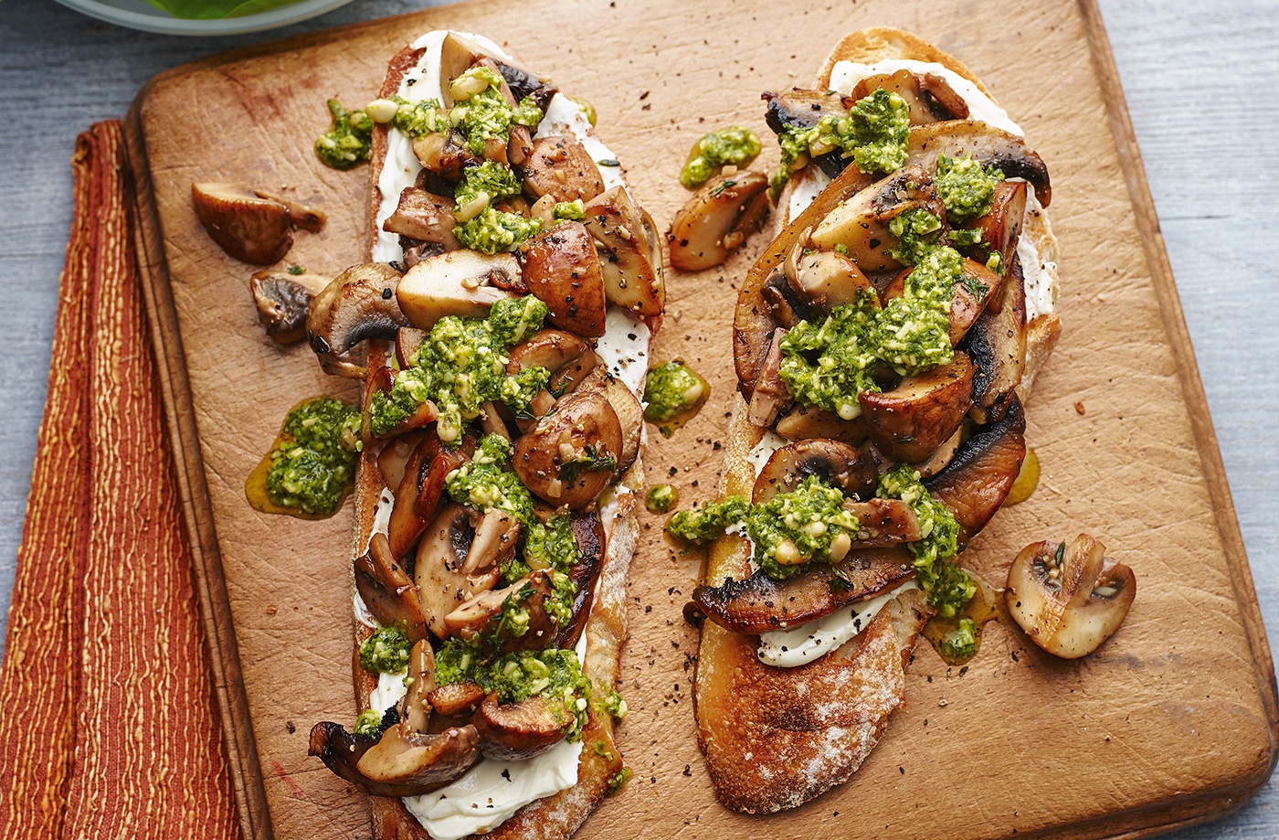 Garlic mushrooms and goat's cheese on toast recipe