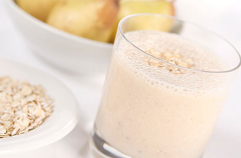 When time is short sometimes you need a quick, healthy breakfast that will still keep you going until lunchtime. This pear, banana, oat and honey smoothie is a doddle to put together while the protein-rich yogurt and fibrous oats will keep the tummy rumbles away.