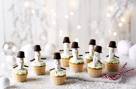 Everyone will love these gorgeous snowman cupcakes. Perfect for a party and a great festive centrepiece or edible gift, the un-iced cupcakes can even be made a week in advance.